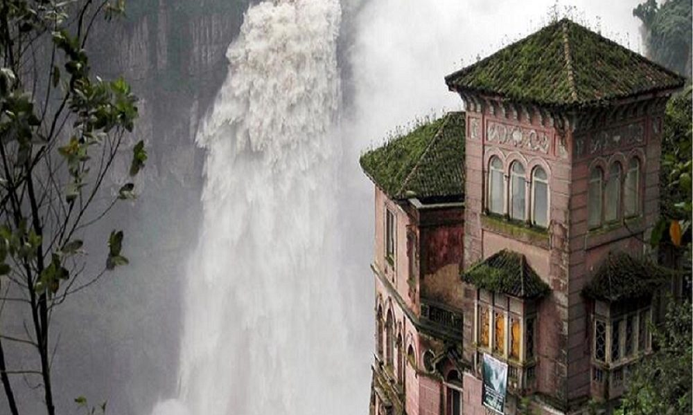 A Cursed Place on the Edge of the Abyss Hotel Del Salto 1 A Cursed Place on the Edge of the Abyss Hotel