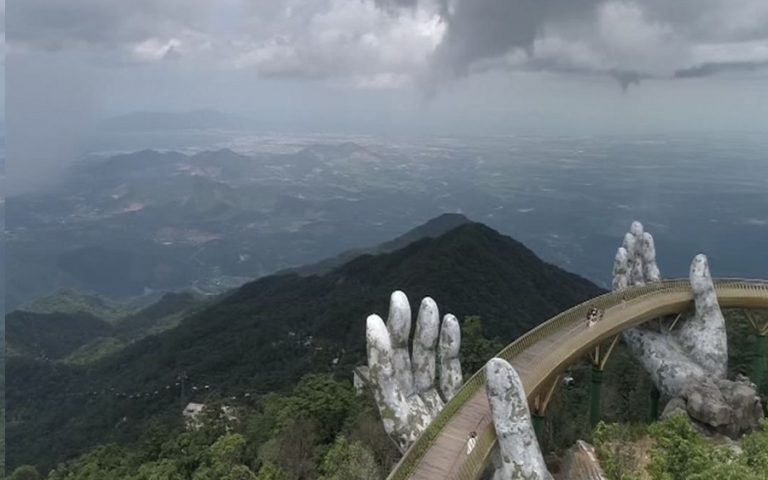Giant Hands Reaching for the Sky: Golden Bridge 180 Giant Hands Reaching for the Sky Golden Bridge