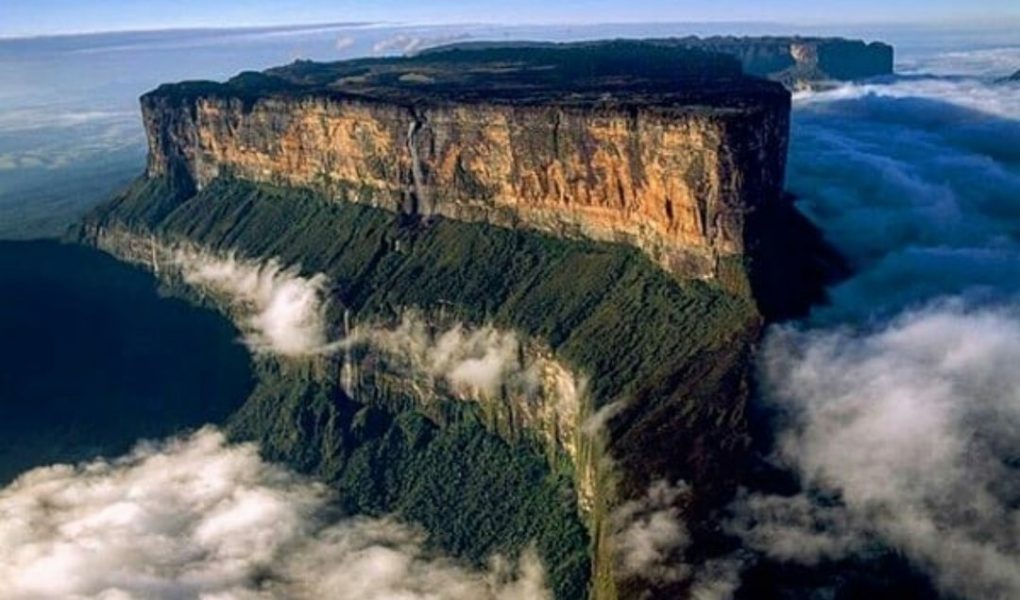 Interesting Discoveries in the Lost World of Roraima 1 Interesting Discoveries in the Lost World of Roraima
