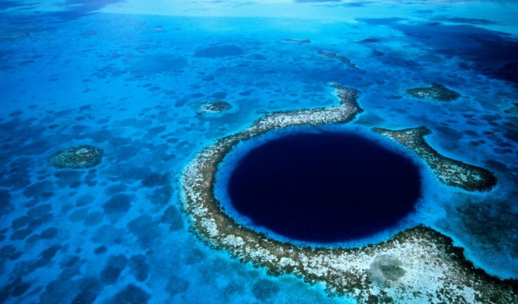Mysterious Blue Hole What Is The Mariana Trench? 1 Mysterious Blue Hole What Is The Mariana Trench