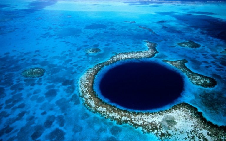 Mysterious Blue Hole What Is The Mariana Trench