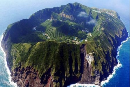 People Living Inside the Volcano - Explorer 11 People Living Inside the Volcano Explorer