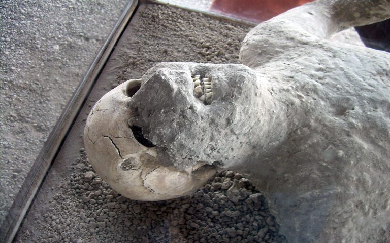 The People of Pompeii Turned to Stone and What Happened 45 The People of Pompeii Turned to Stone and What Happened