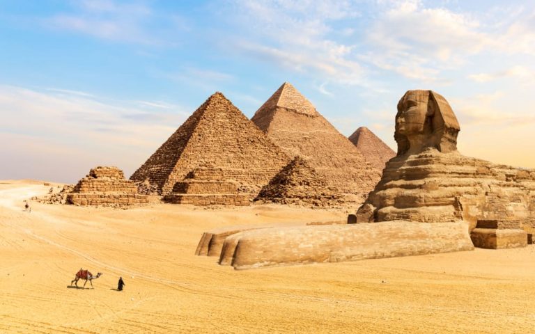 Who Built the Egyptian Pyramids and How? 3 Who Built the Egyptian Pyramids and How