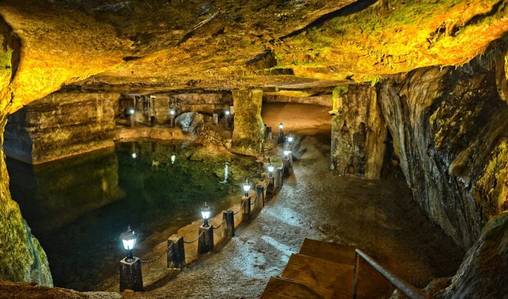 Hellmouth Caves Inhabited by the Three-Headed Dog Kerberos 1 Hellmouth Caves Inhabited by the Three Headed Dog Kerberos