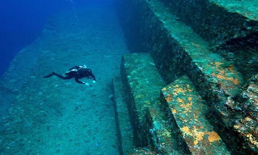 Unsolved Underwater Ruins Yonaguni 1 Unsolved Underwater Ruins Yonaguni