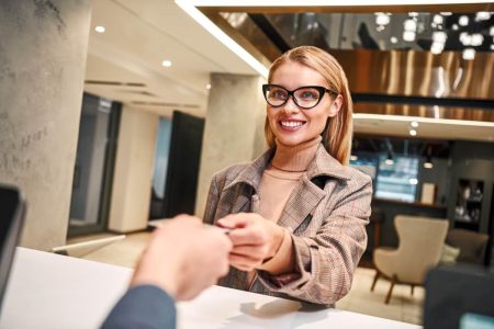 What should we pay attention to when choosing a hotel? 135 What should we pay attention to when choosing a hotel