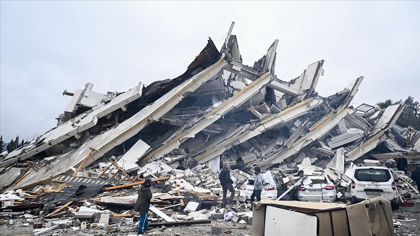 Life-Saving Behaviors in an Earthquake - Kaşifiz 1 Life Saving Behaviors in an Earthquake Kasifiz
