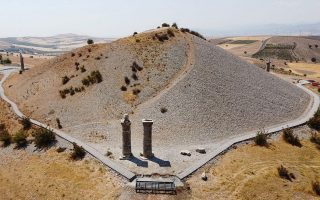 Shaking Column in Karakuş Tumulus Destroyed 9 karakus