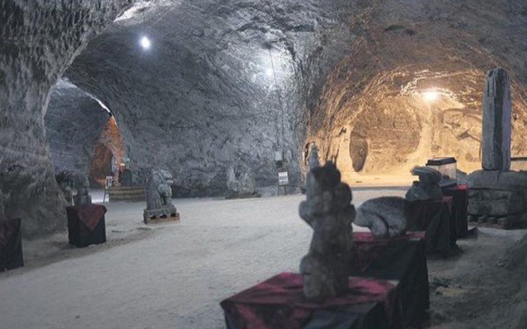 Turkey's Largest Salt Cave 80 Cankiri Tuz Magarasi9