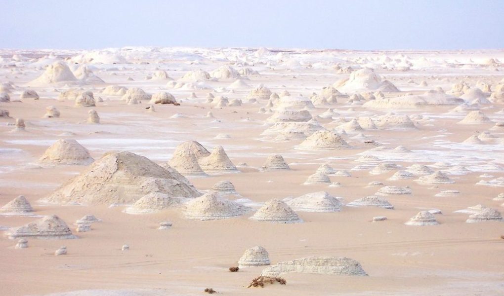 Two Different Faces of the Desert: The Treasure of the Sahara Black and White Desert 1 beyaz col6 1024x682