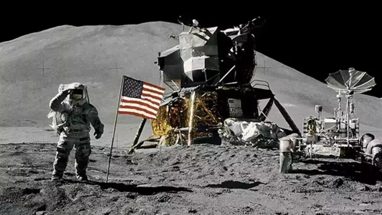 Has We Never Actually Been to the Moon? Allegations that Everything is Just a Fiction! 1 Aya Aslinda Hic Gidilmedi mi5.webp
