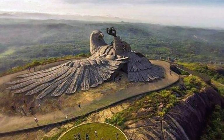 Incredibly Interesting Facts About India! 9 dunyanin en buyuk kus heykeli 1024x667