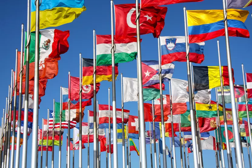 The Extraordinary History of the Color Purple: Why Is There No Purple Color in the Flag of Any Country? 1 Hicbir Ulkenin Bayraginda Neden Mor Renk Yok10.webp