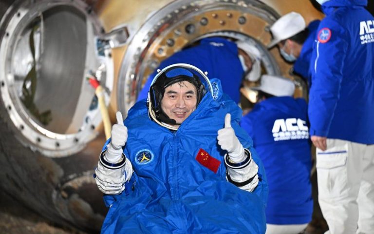 Chinese Astronauts Returned to Earth: 24 Types of Life Detected! 171 Cinin Shenzhou 18 Uzay Araci