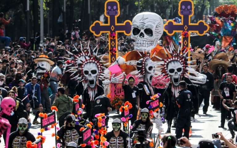 Day of the Dead Festival: Interesting Facts About Historical Tradition! 157 Oluler Gunu Festivali1