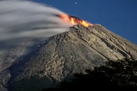 The approaching danger in the Aegean: What happens if Santorini explodes? 5 Santorini Yanardagi.webp