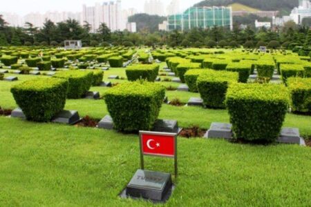 The farthest cemetery dedicated to Turkish soldiers in the world: Korean War and Turkish Martyrdom in Busan 111 Busan Turk Sehitligi