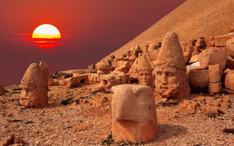 The mystery of the Nemrut Mountain, which is believed to be cursed, is the king's secret grave and underground tunnels! 127 nemrut dagi 1 1024x661
