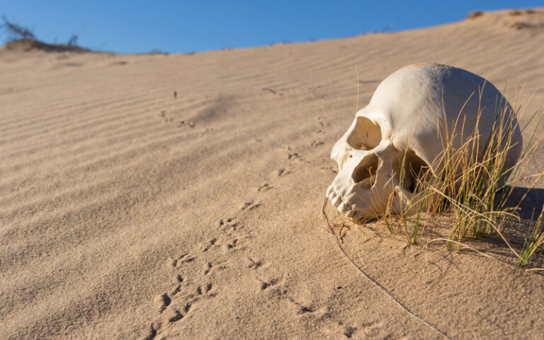The Sea of Sand of the Jinn: Iran's Bermuda Triangle with supernatural narratives! 77 Cinlerin Kum Denizi Rig e Cin1