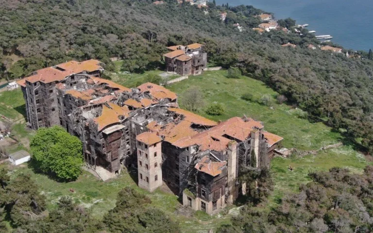 Büyükada Greek Orphanage: The impressive story of the structure referred to by paranormal events 85 buyukada rum yetimhanesi3.webp