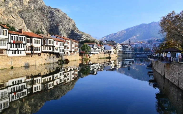 Eastern Black Sea Tour by Caravan: 20-Day Itinerary and Travel Guide 164 sehzadeler sehri amasya.webp