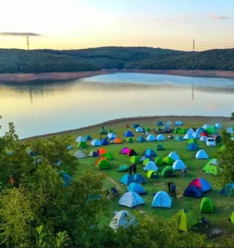 İstanbul’da Ücretsiz Kamp Yerleri 2026: Çadır ve Karavan İçin En Güzel Alanlar