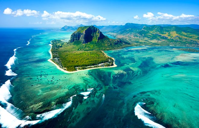 An Unusual Formation in the Ocean Underwater Waterfall 2 sualti selalesi1