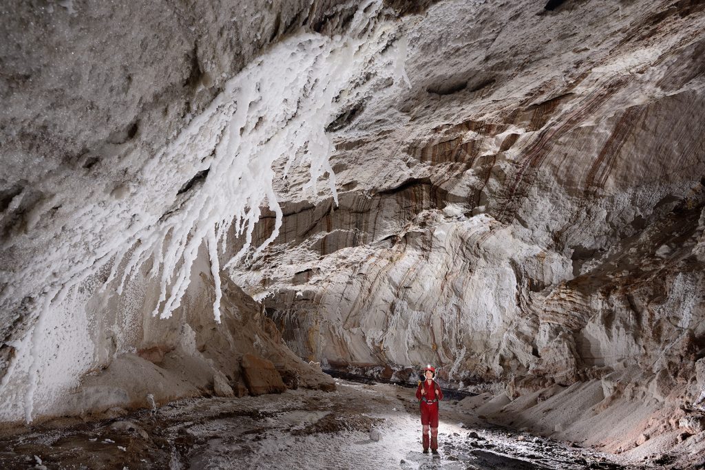 Spectacular Salt Mountains Found in Iran 10 Jashak tuz tepeleri13