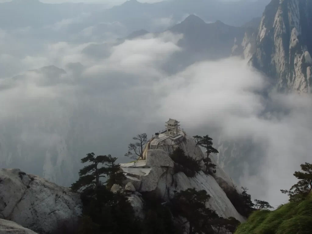 The World's Most Dangerous Trail on Mount Hua 4 hua11