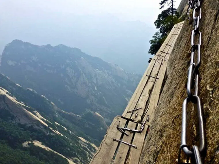The World's Most Dangerous Trail on Mount Hua 10 hua13