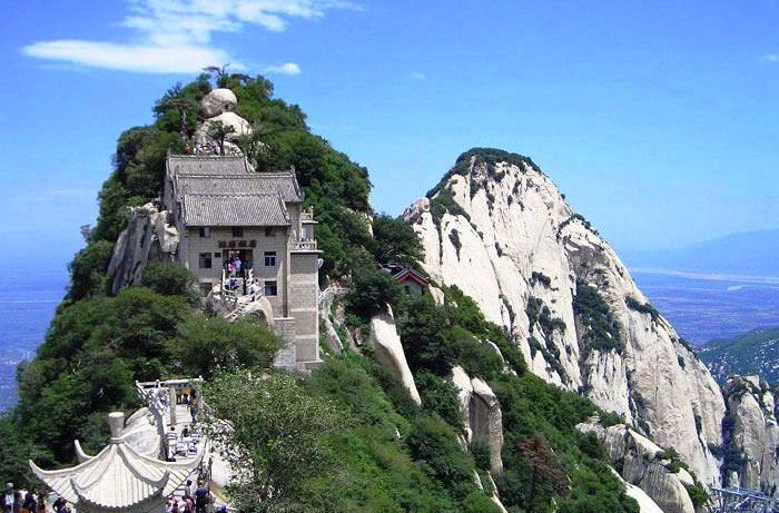 The World's Most Dangerous Trail on Mount Hua 14 hua18