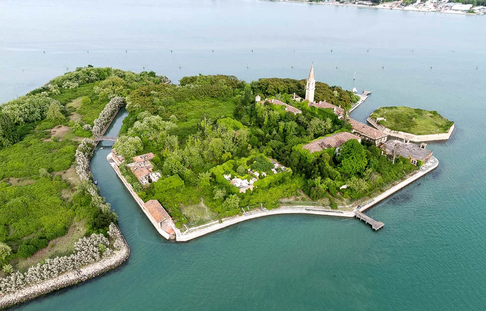 Poveglia, the island of death where thousands of people were burned 10 poveglia