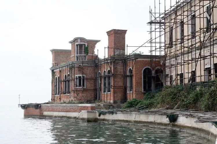 Poveglia, the island of death where thousands of people were burned 4 poveglia4