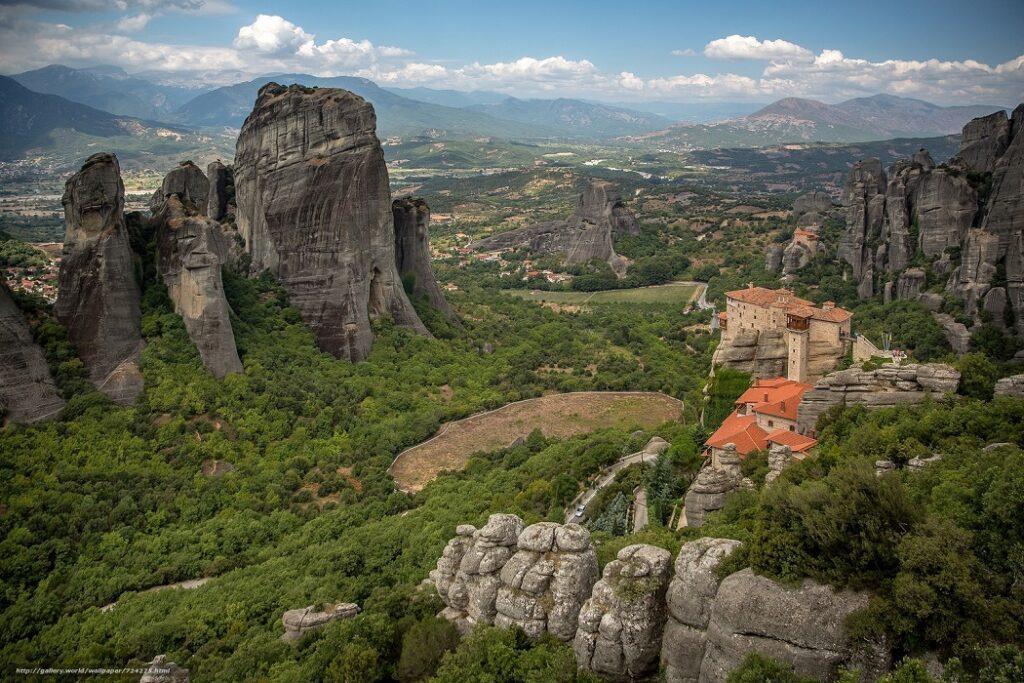 Monasteries Built for the Sky in the Meteora Valley 2 metaora6