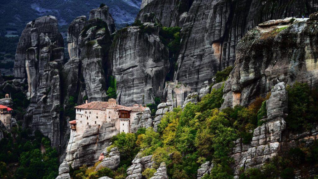 Monasteries Built for the Sky in the Meteora Valley 18 metaora9