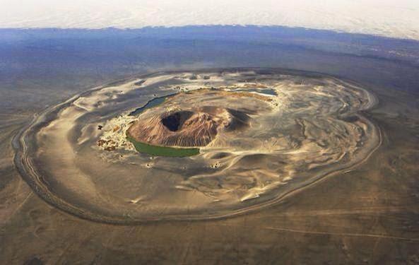 Unusual Formation in the Middle of the Desert, Mosquito Crater 8 waw an namus8