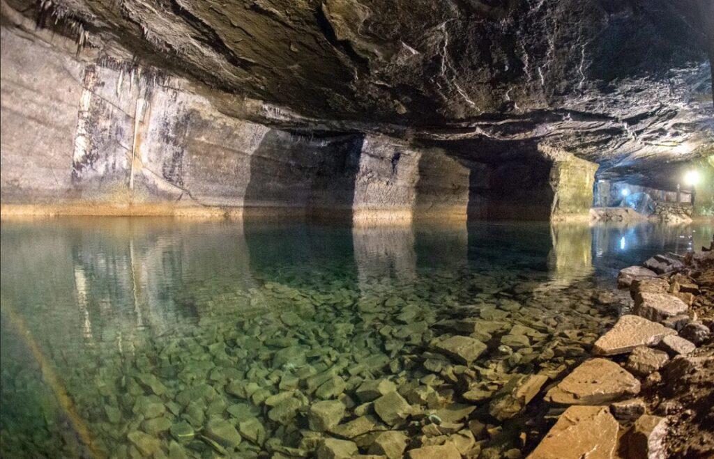 Hellmouth Caves Inhabited by the Three-Headed Dog Kerberos 8 Cehennemagzi3