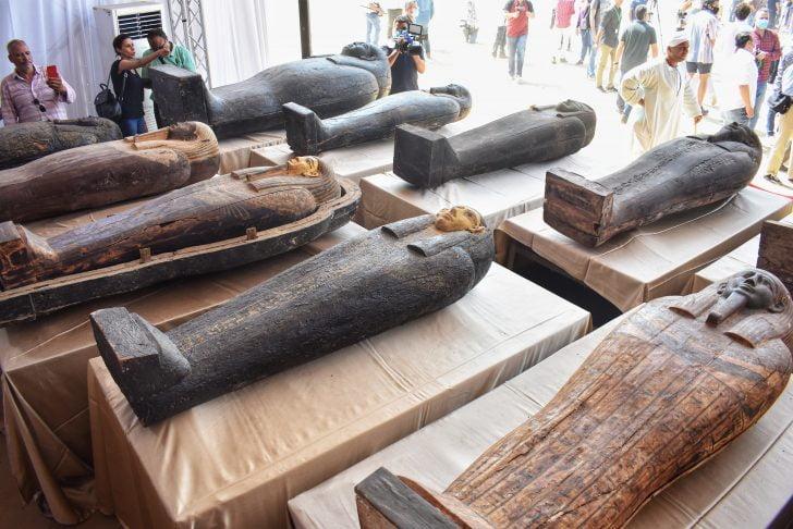 Unsealed 2,500-Year-Old Coffins Discovered 6 sakkara1
