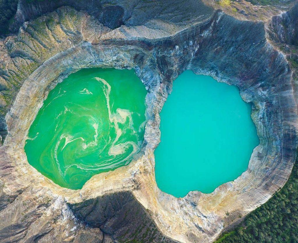 Color-Changing Lakes of Spirits; Kelimutu Mountain Lakes 4 kelimutu4