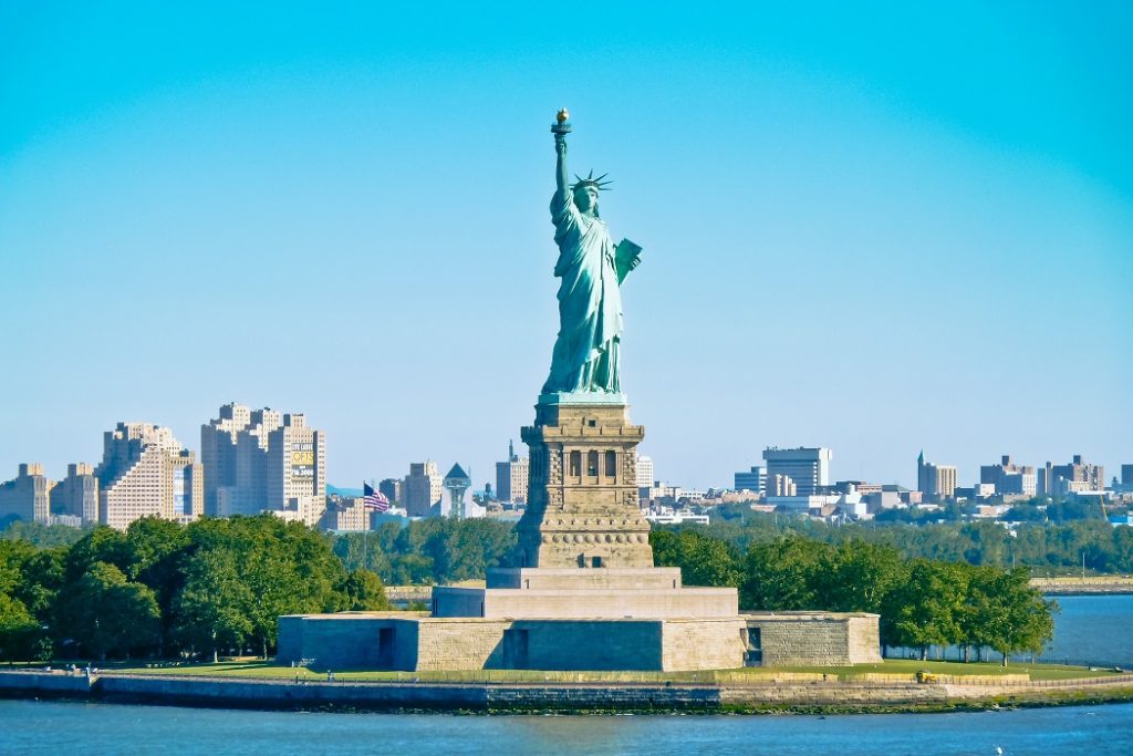 The Statue of Liberty, whose expenses were paid by the Ottomans 2 Ozgurluk Heykeli1