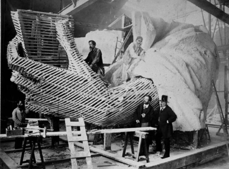 The Statue of Liberty, whose expenses were paid by the Ottomans 6 Ozgurluk Heykeli4
