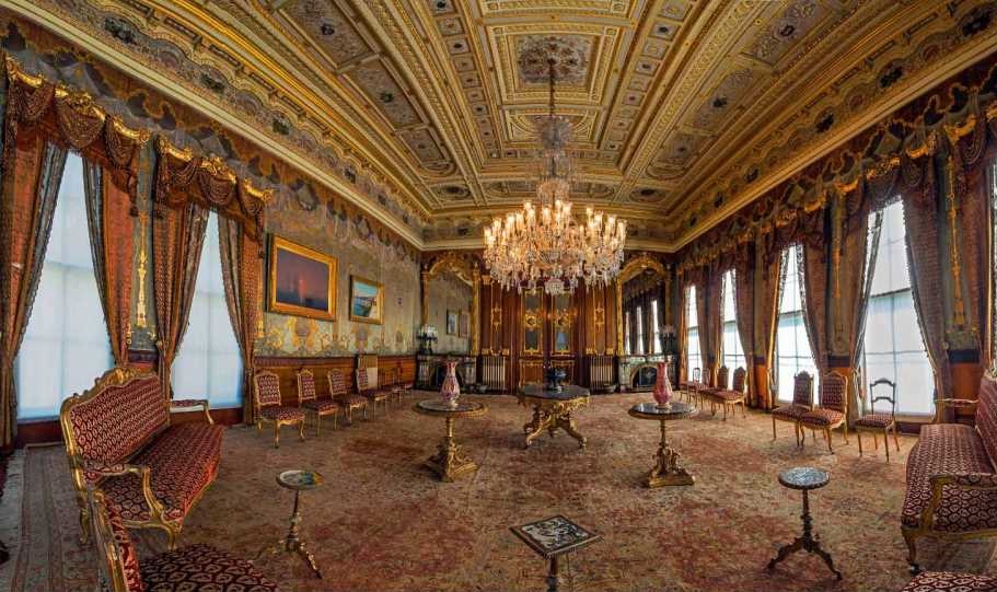 History and Features of Dolmabahçe Palace 8 dolmabahce10