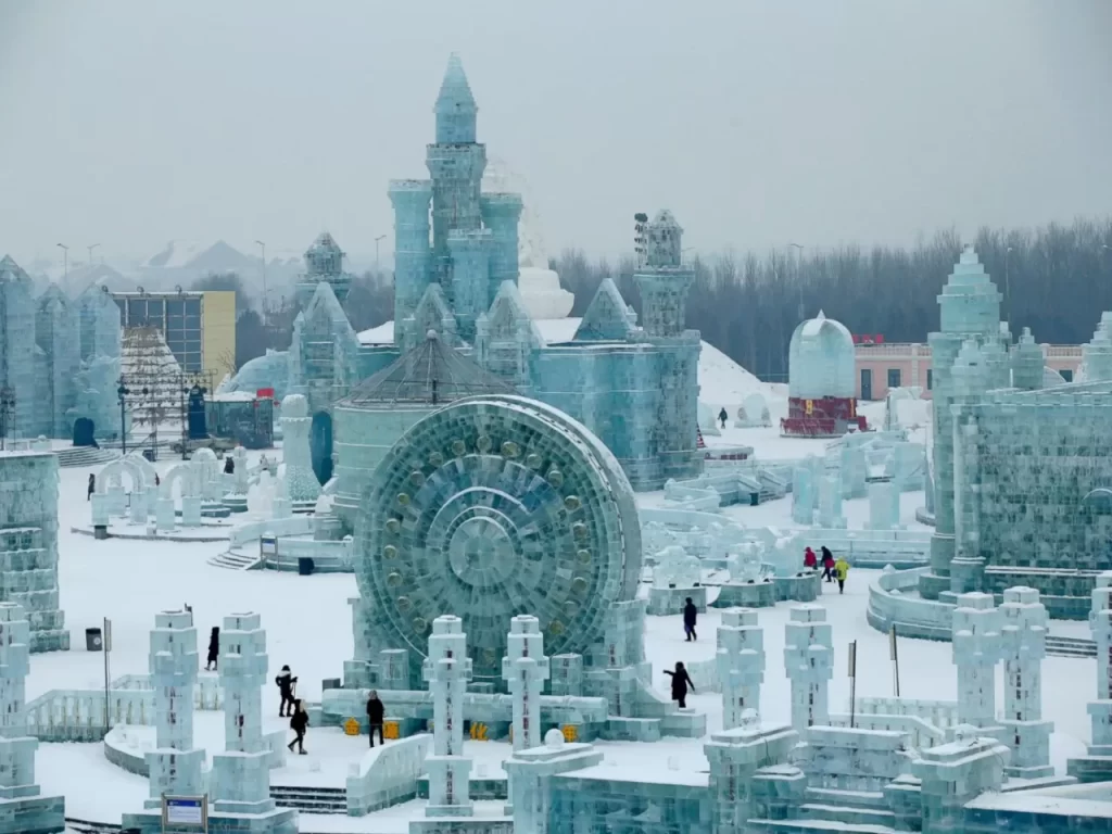 China's Fascinating Ice Festival - Explorer 12 buz festivali6