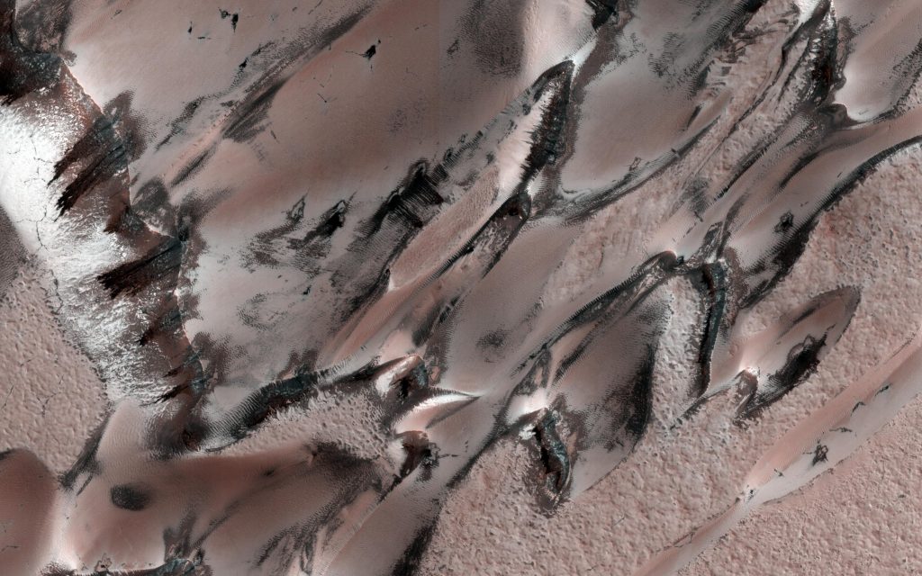 Two Kinds of Snow Has Falled on Mars 4 mars1