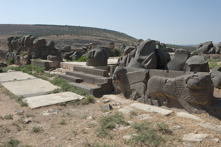 Mysterious Giant Footprints of Ain Dara Temple 6 aindara2