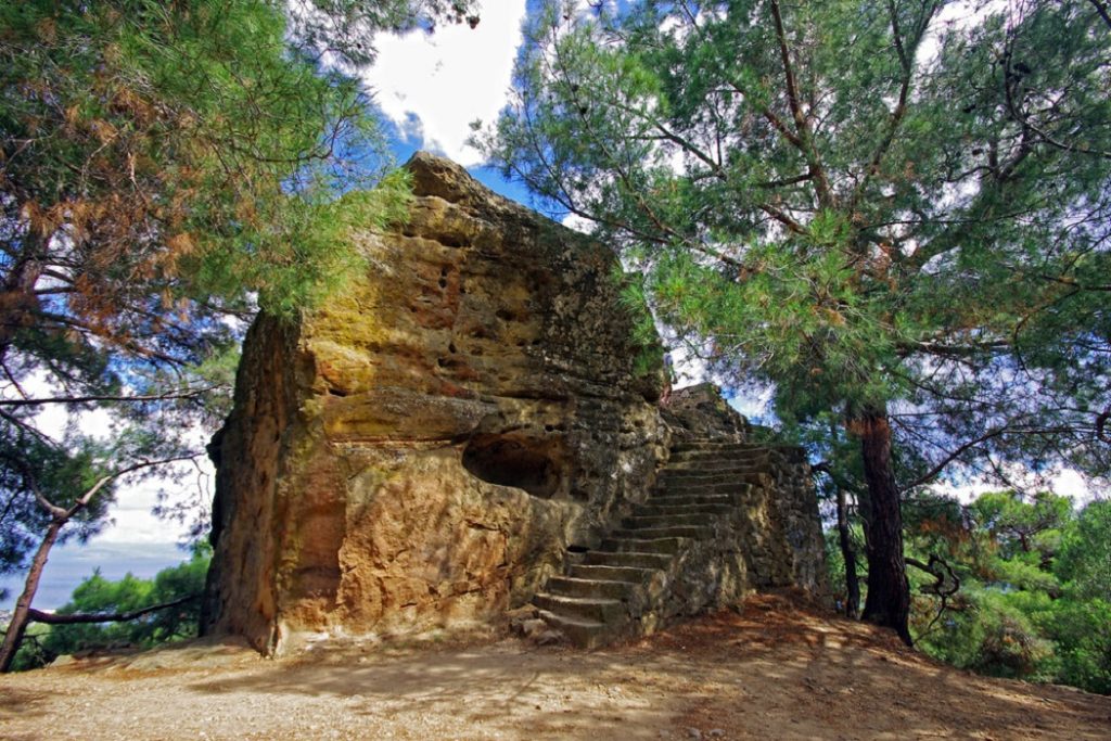 zeus altarı