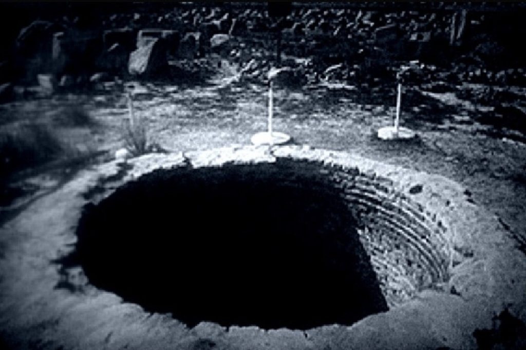 Mel's Hole