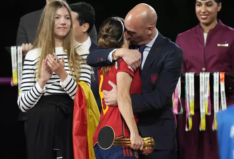 Important Events That Will Mark the Year 2023 in the World! 15 Ispanyol Futbolunda Uluslararasi Opucuk Krizi