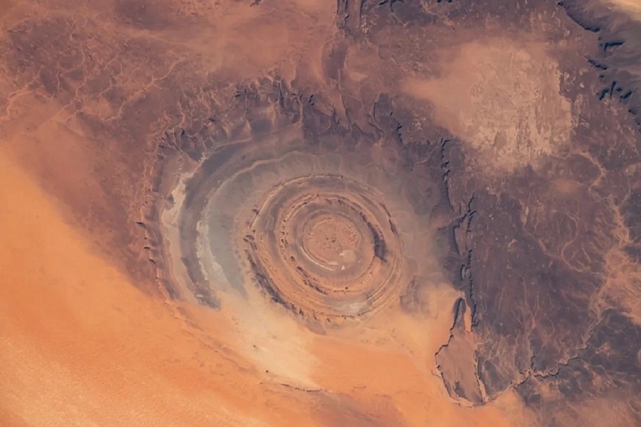 sahranın gözü atlantis